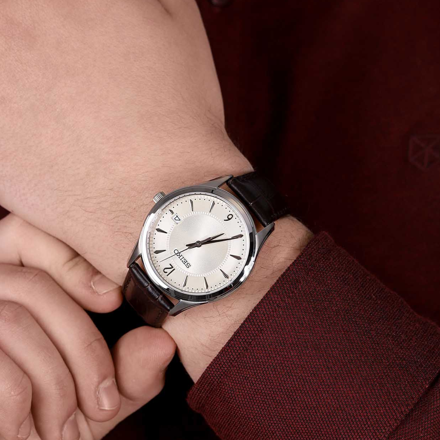Seiko Noble Quartz SUR421 39mm
