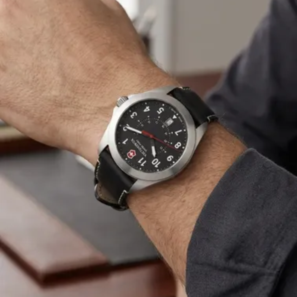 Victorinox Heritage Black Leather 40mm
