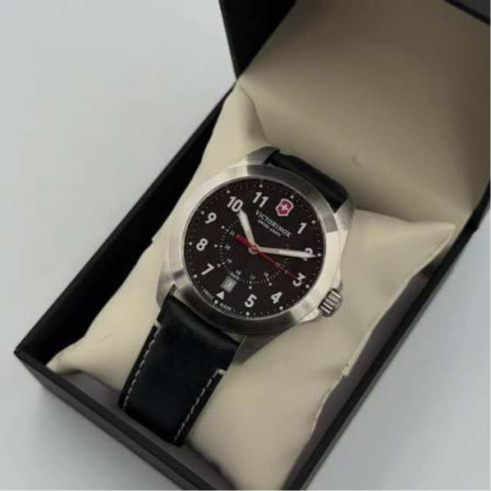 Victorinox Heritage Black Leather 40mm