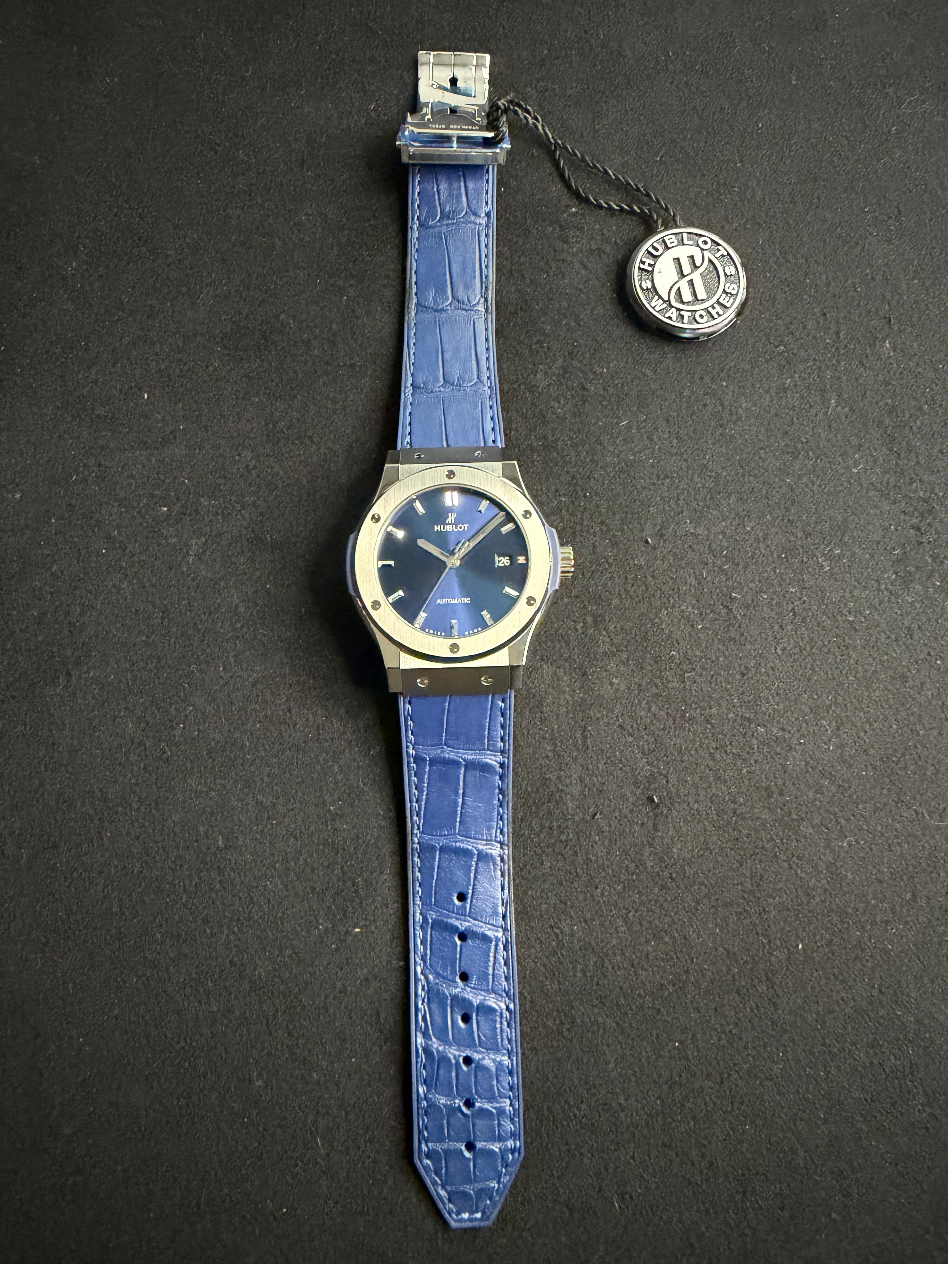 Hublot Classic Fusion Titanium Automatic Blue 42mm (Semi-Nuevo)